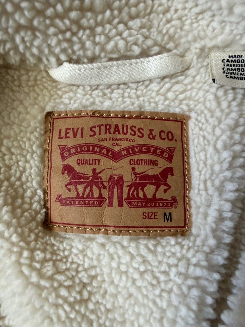 Levi's Cream/White Sherpa-Lined Denim Trucker Jacket - - Picture 2 of 4